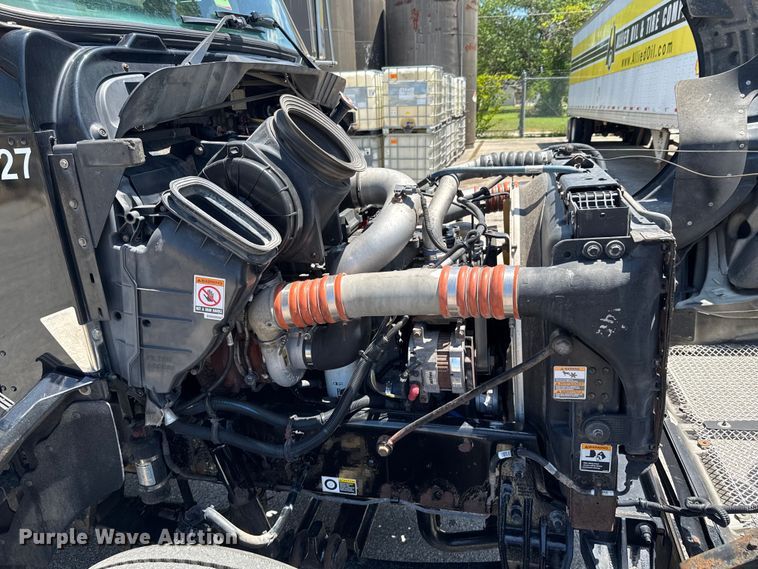 image for item DU9426 2013 Kenworth T370 box truck