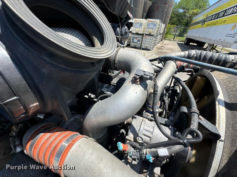 image for item DU9426 2013 Kenworth T370 box truck