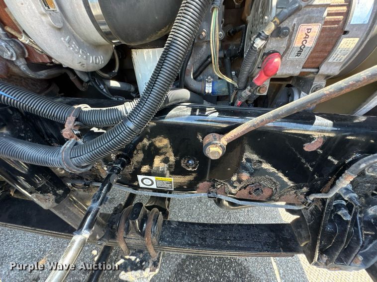 image for item DU9426 2013 Kenworth T370 box truck