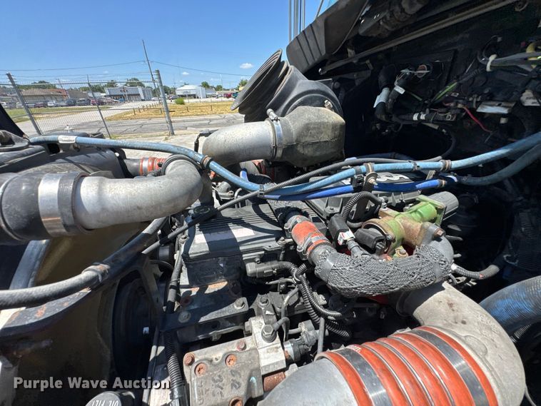 image for item DU9426 2013 Kenworth T370 box truck