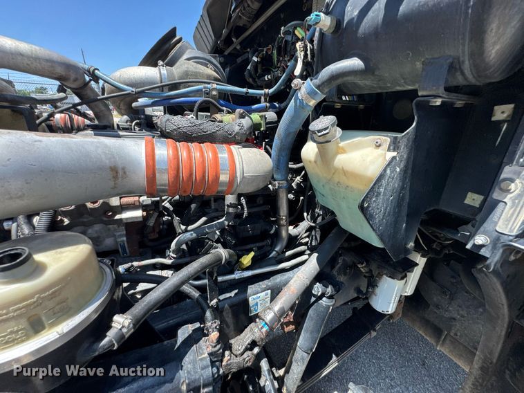 image for item DU9426 2013 Kenworth T370 box truck