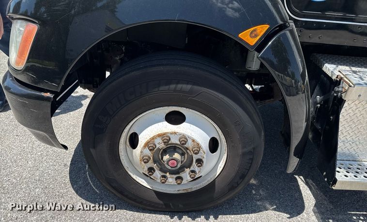 image for item DU9426 2013 Kenworth T370 box truck