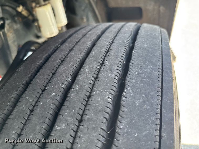 image for item DU9426 2013 Kenworth T370 box truck