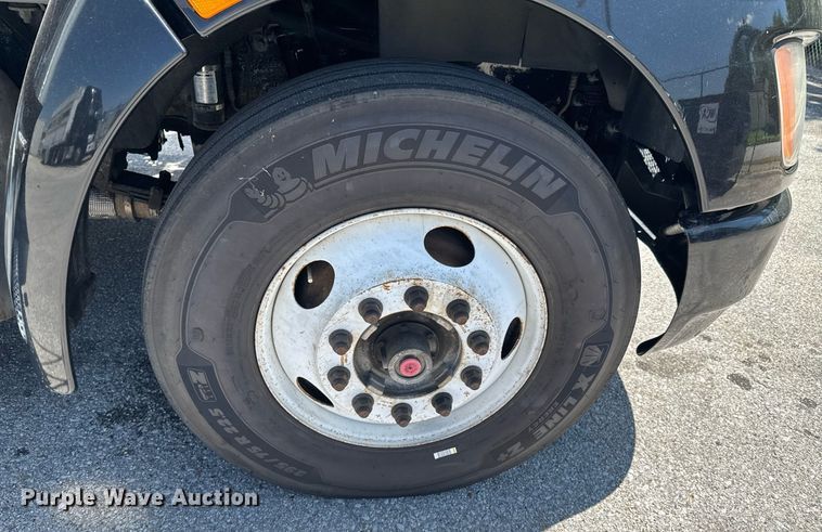 image for item DU9426 2013 Kenworth T370 box truck