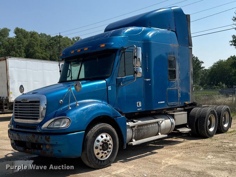 CAMIóN CAMAROTE 2006 FREIGHTLINER