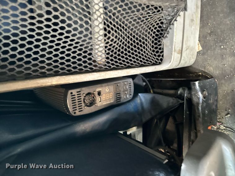 image for item DV2735 2006 Freightliner Columbia semi truck