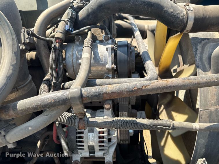 image for item DV2735 2006 Freightliner Columbia semi truck