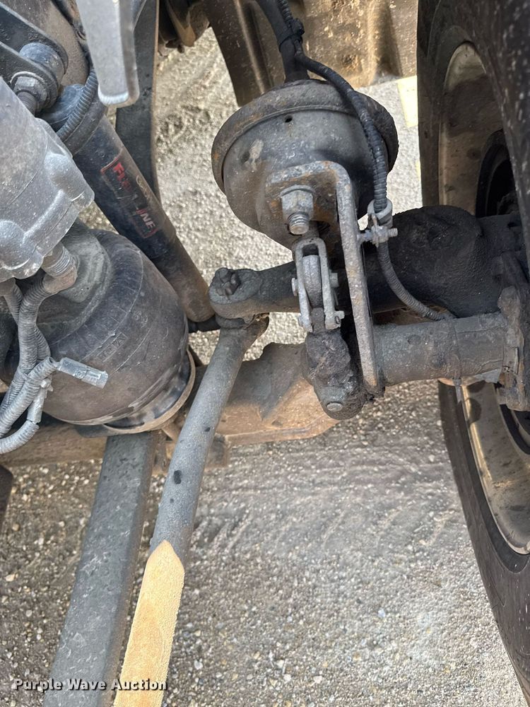 image for item DV2735 2006 Freightliner Columbia semi truck