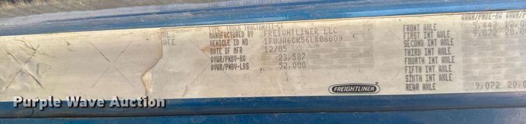 image for item DV2735 2006 Freightliner Columbia semi truck