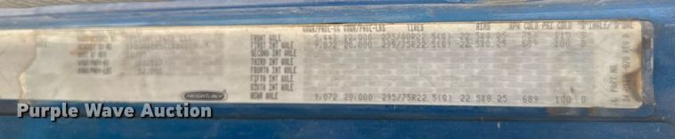 image for item DV2735 2006 Freightliner Columbia semi truck