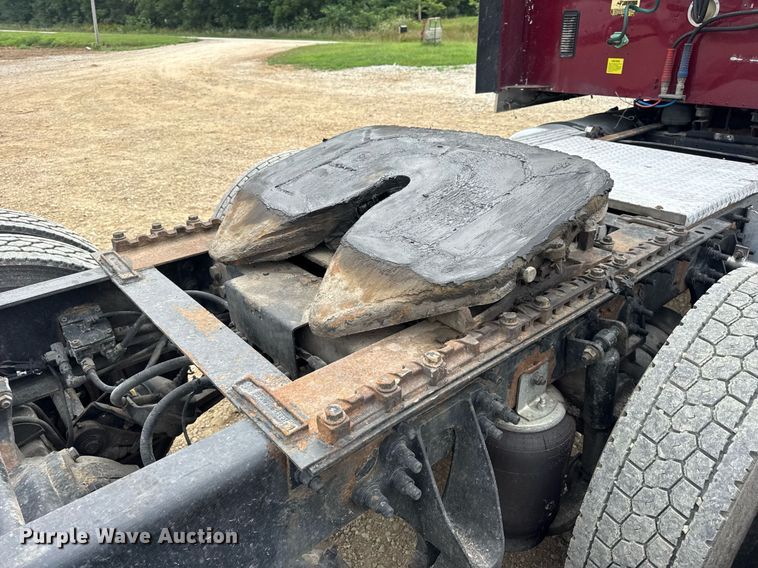 image for item DW3381 2007 International 9900ix Semi Truck