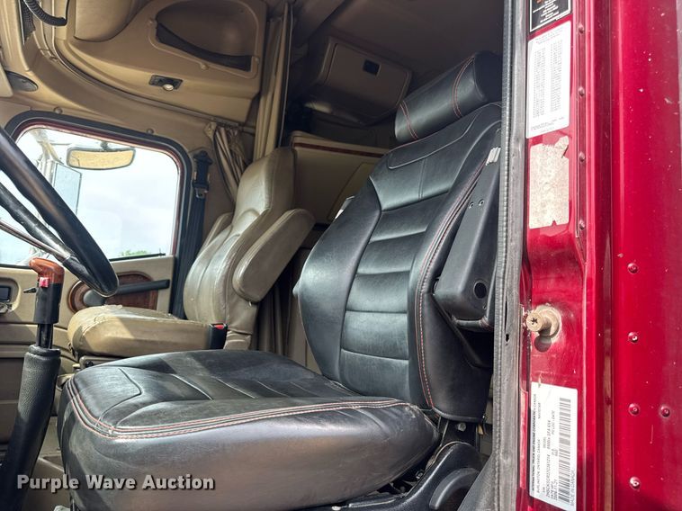 image for item DW3381 2007 International 9900ix Semi Truck