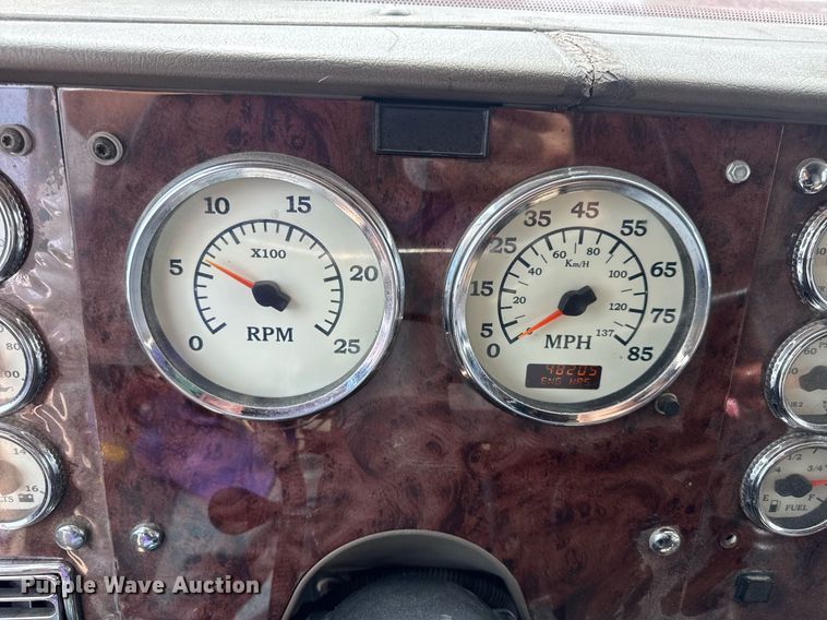 image for item DW3381 2007 International 9900ix Semi Truck