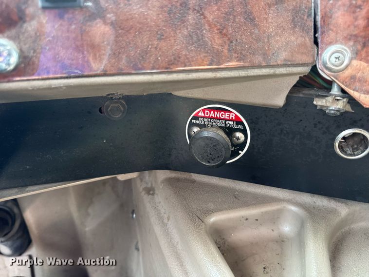 image for item DW3381 2007 International 9900ix Semi Truck