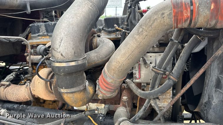 image for item DW3381 2007 International 9900ix Semi Truck