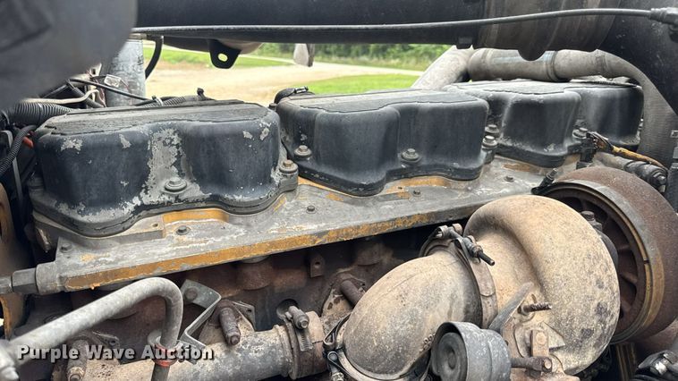 image for item DW3381 2007 International 9900ix Semi Truck