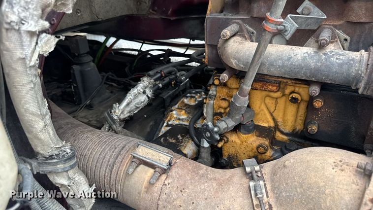 image for item DW3381 2007 International 9900ix Semi Truck