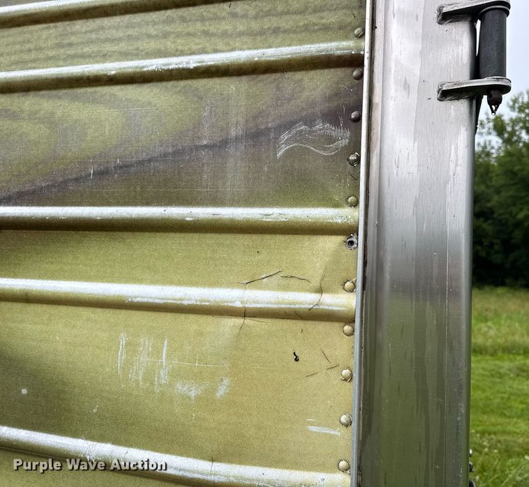 image for item DW3386 1999 Utility  VS2R refrigerated van trailer