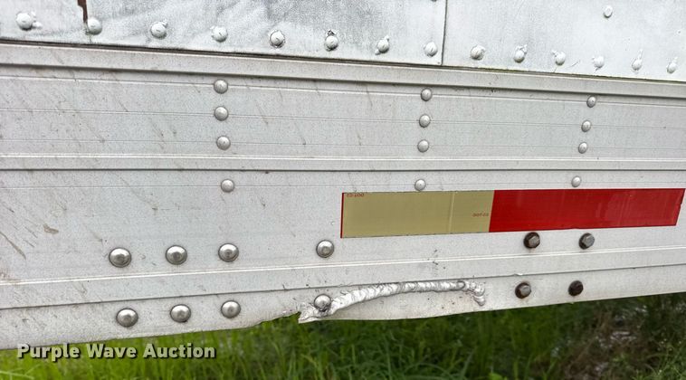 image for item DW3386 1999 Utility  VS2R refrigerated van trailer