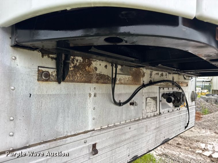 image for item DW3386 1999 Utility  VS2R refrigerated van trailer