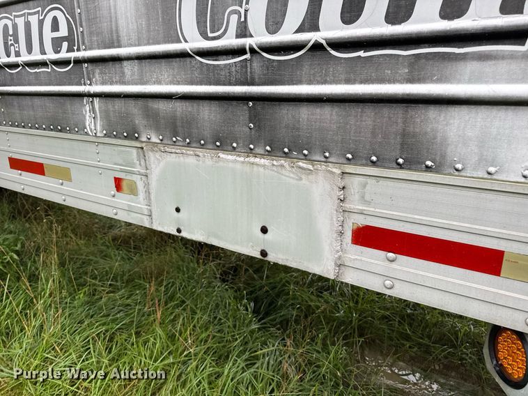 image for item DW3386 1999 Utility  VS2R refrigerated van trailer