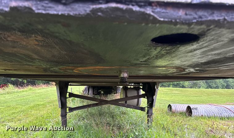 image for item DW3386 1999 Utility  VS2R refrigerated van trailer