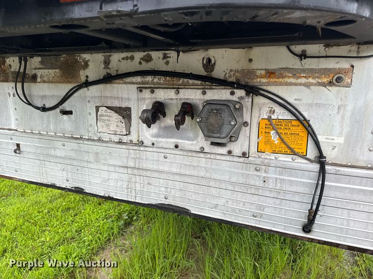 image for item DW3386 1999 Utility  VS2R refrigerated van trailer