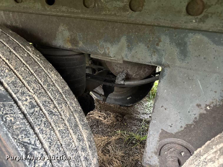 image for item DW3386 1999 Utility  VS2R refrigerated van trailer