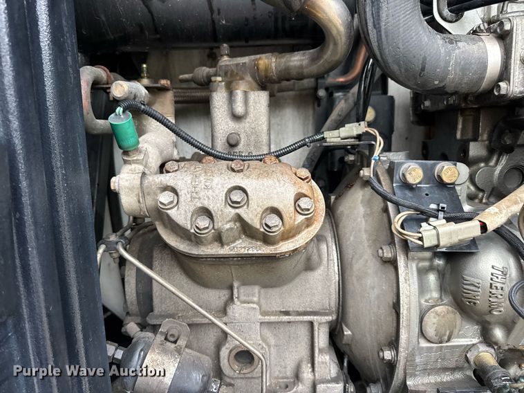 image for item DW3386 1999 Utility  VS2R refrigerated van trailer