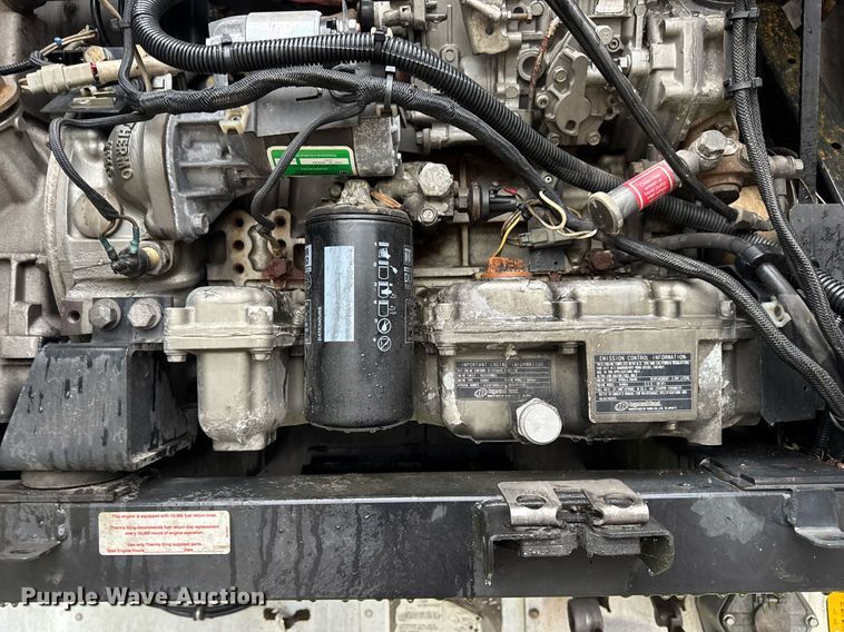 image for item DW3386 1999 Utility  VS2R refrigerated van trailer