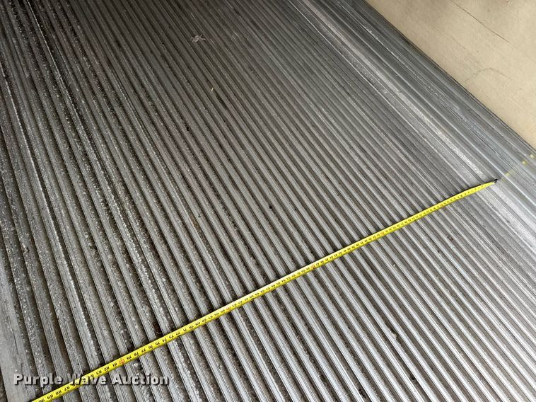 image for item DW3386 1999 Utility  VS2R refrigerated van trailer