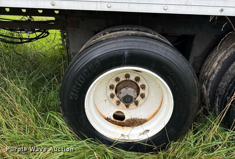 image for item DW3386 1999 Utility  VS2R refrigerated van trailer