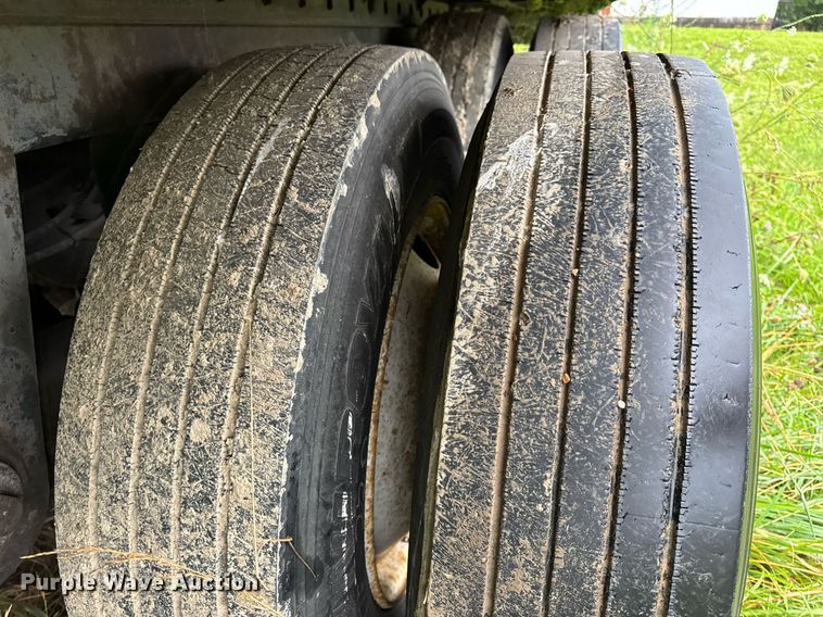 image for item DW3386 1999 Utility  VS2R refrigerated van trailer