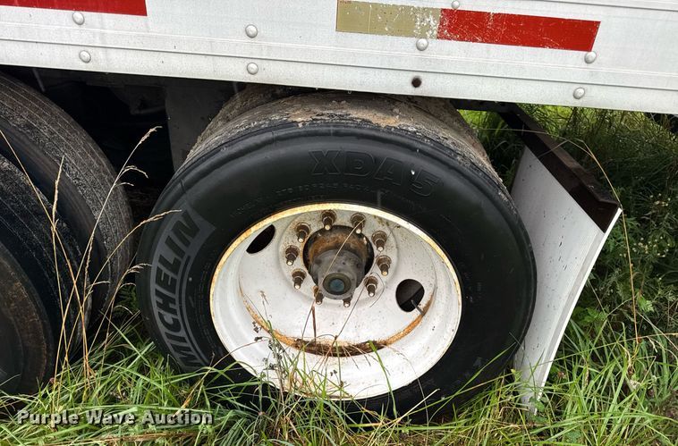 image for item DW3386 1999 Utility  VS2R refrigerated van trailer