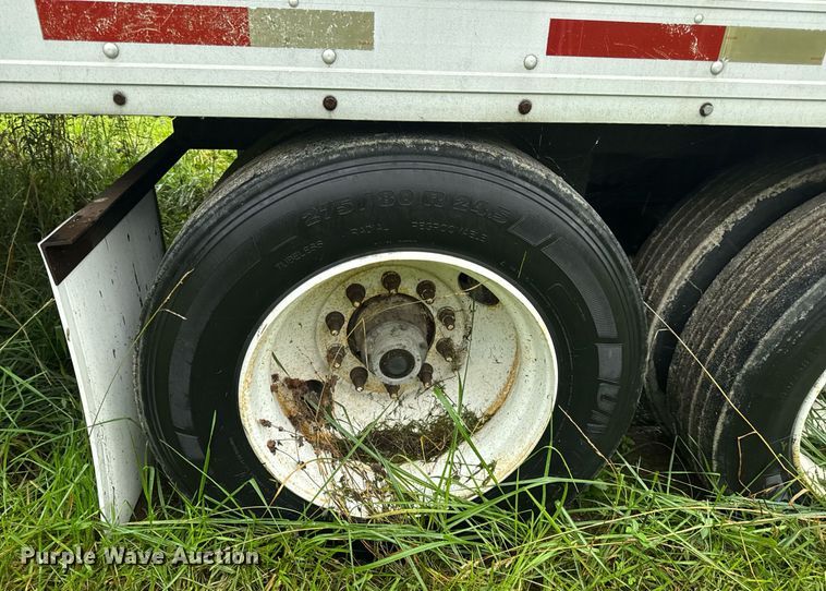 image for item DW3386 1999 Utility  VS2R refrigerated van trailer