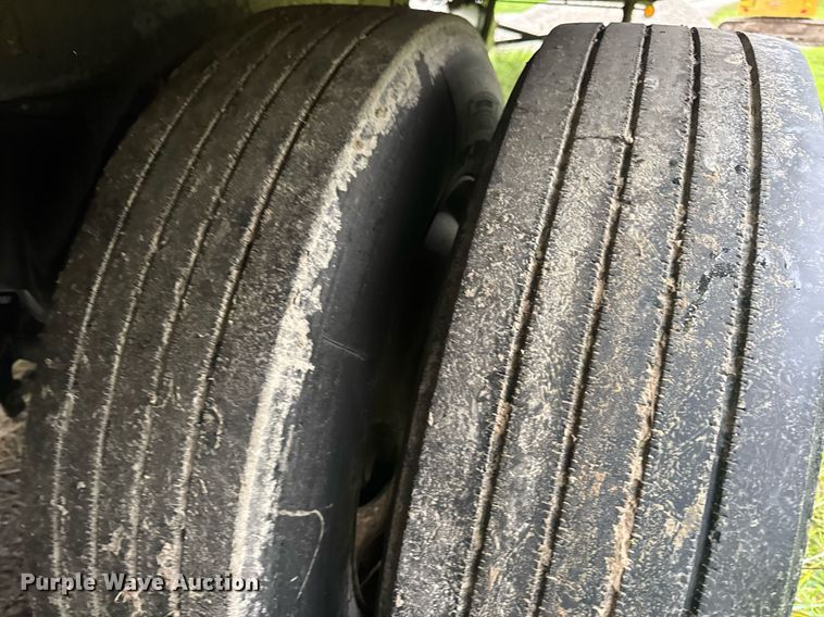 image for item DW3386 1999 Utility  VS2R refrigerated van trailer