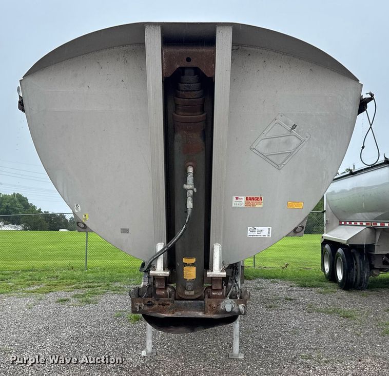 image for item DW3420 2013 Travis end dump trailer
