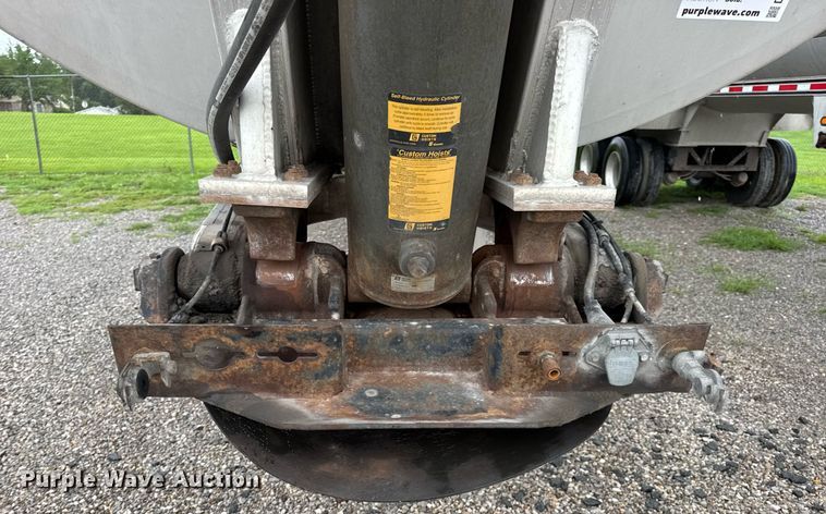 image for item DW3420 2013 Travis end dump trailer