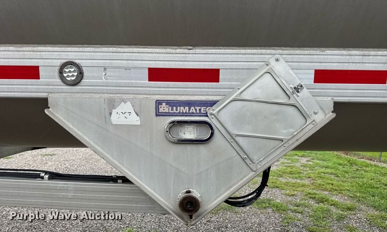 image for item DW3420 2013 Travis end dump trailer