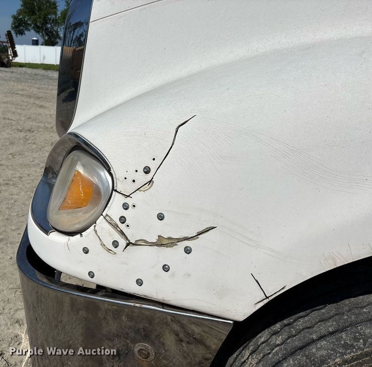 image for item DW7104 2006 Freightliner Columbia semi truck