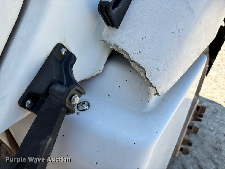 image for item DW7104 2006 Freightliner Columbia semi truck