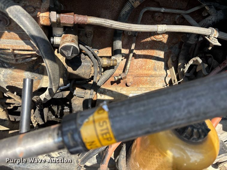 image for item DW7104 2006 Freightliner Columbia semi truck