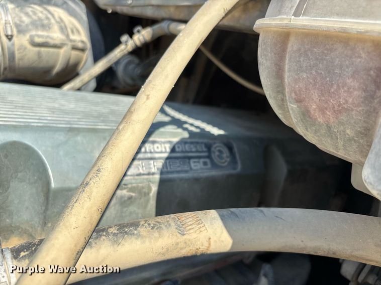 image for item DW7104 2006 Freightliner Columbia semi truck