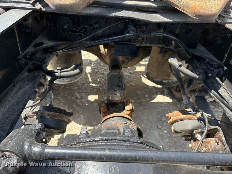 image for item DW7194 2007 Freightliner semi truck