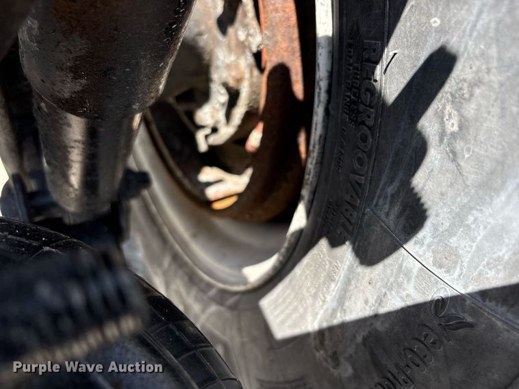 image for item DW7194 2007 Freightliner semi truck