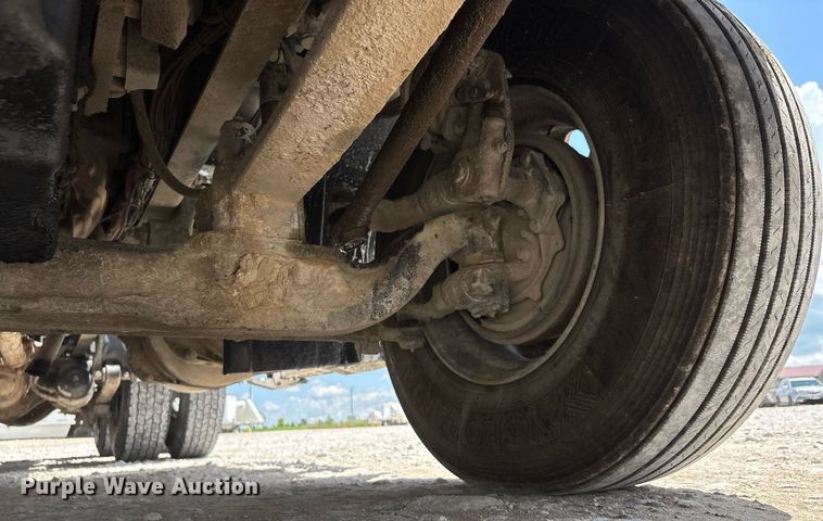 image for item DW7194 2007 Freightliner semi truck