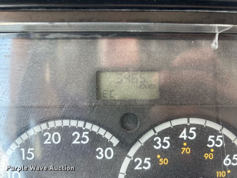 image for item DW7194 2007 Freightliner semi truck