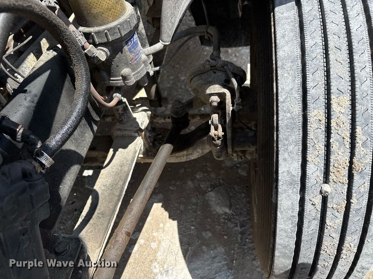 image for item DW7194 2007 Freightliner semi truck