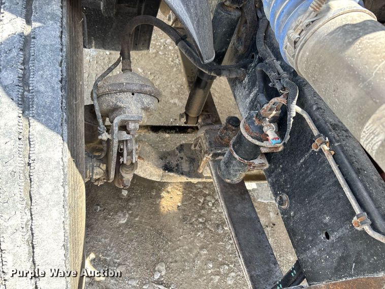 image for item DW7194 2007 Freightliner semi truck