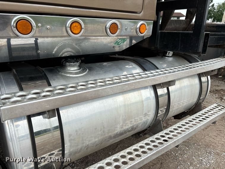 image for item DW7210 2007 Western Star 4900  log lader truck with 2007 Rosa log pup trailer